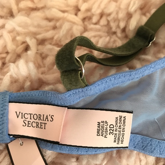 VS Lace and Velvet Bra and Panty Set! - Picture 6 of 7
